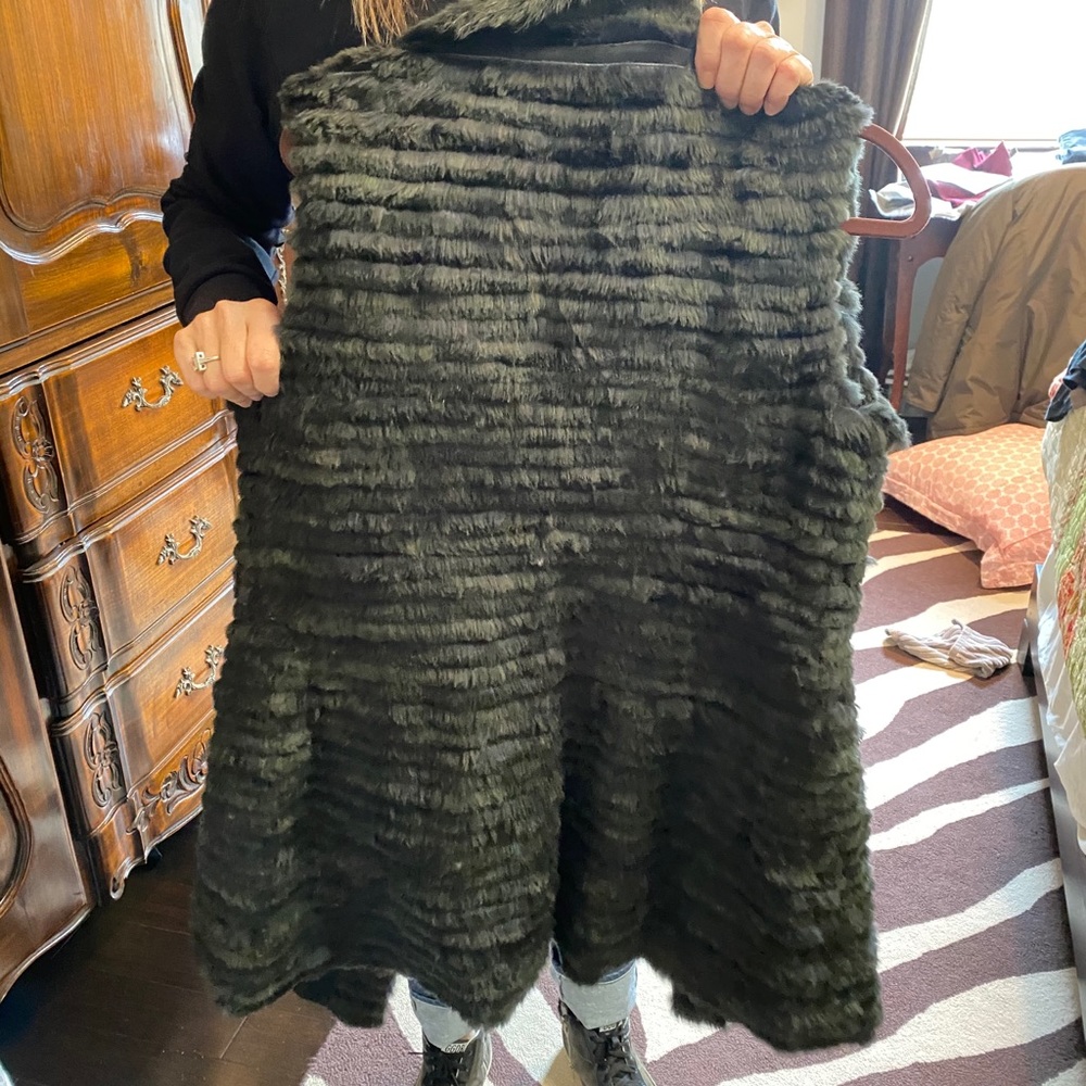 Michaela Fur Rabbit Vest - Picture 4 of 7